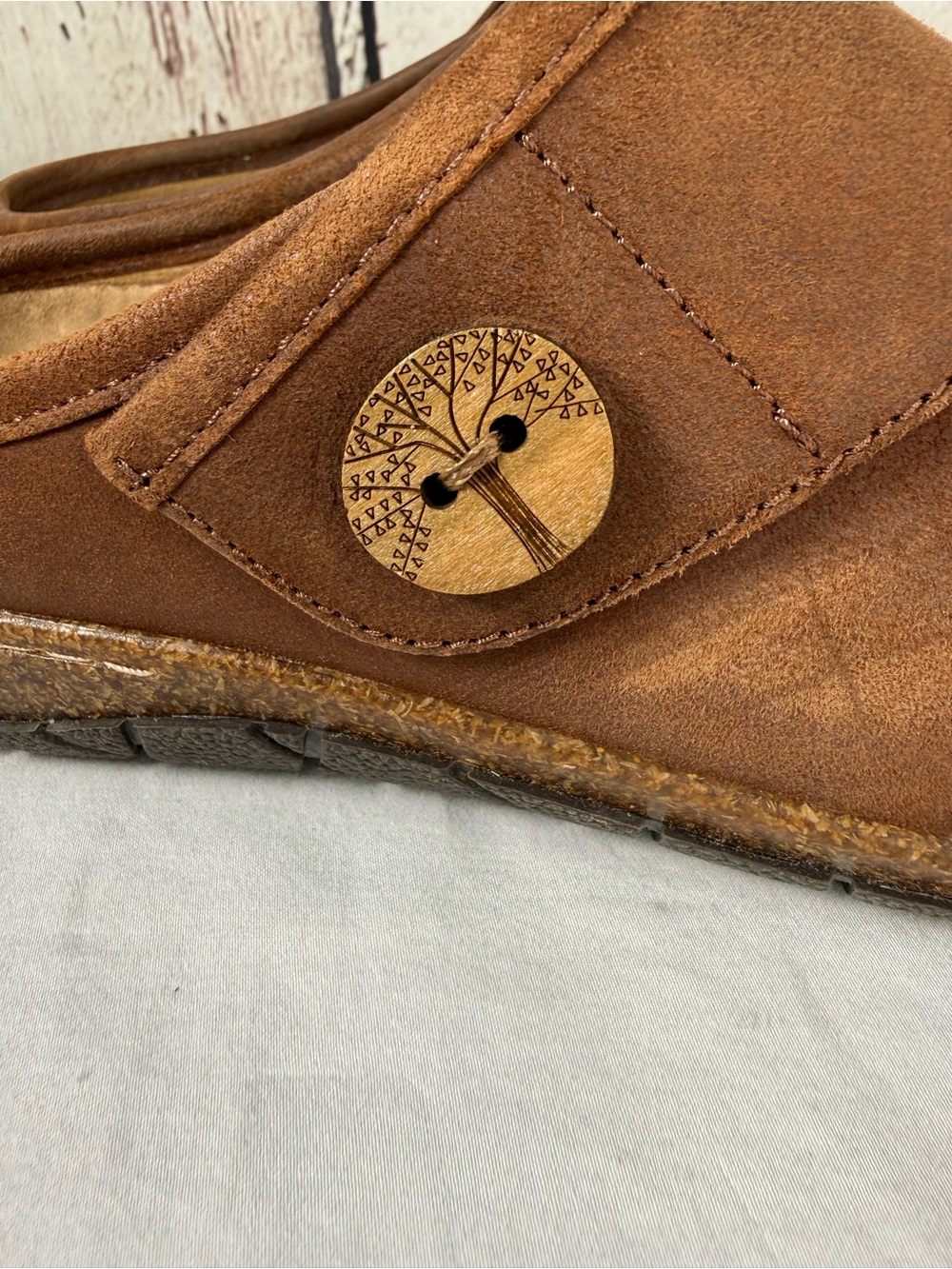 Earth Ezra Button Wrap Suede Leather Slip On Clogs Mules Size 8 - Picture 5 of 15